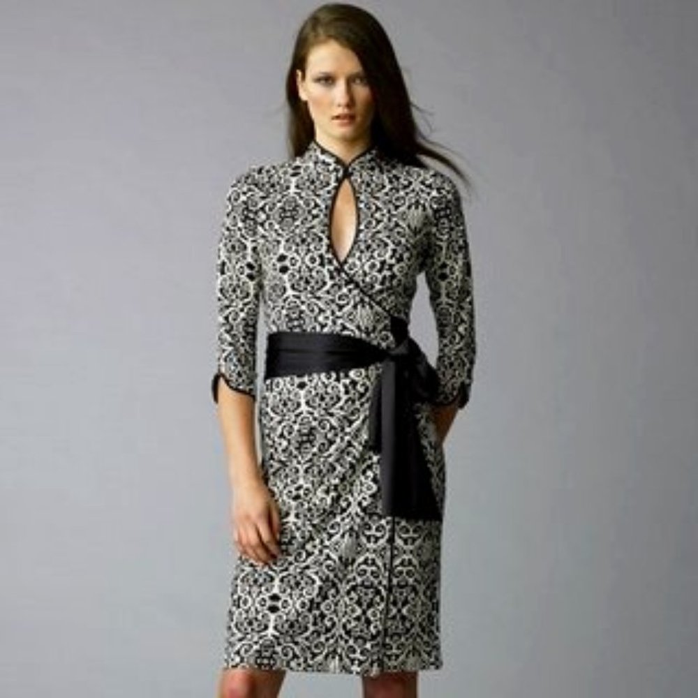 DVF Wrap Madame Black Neck White Silk